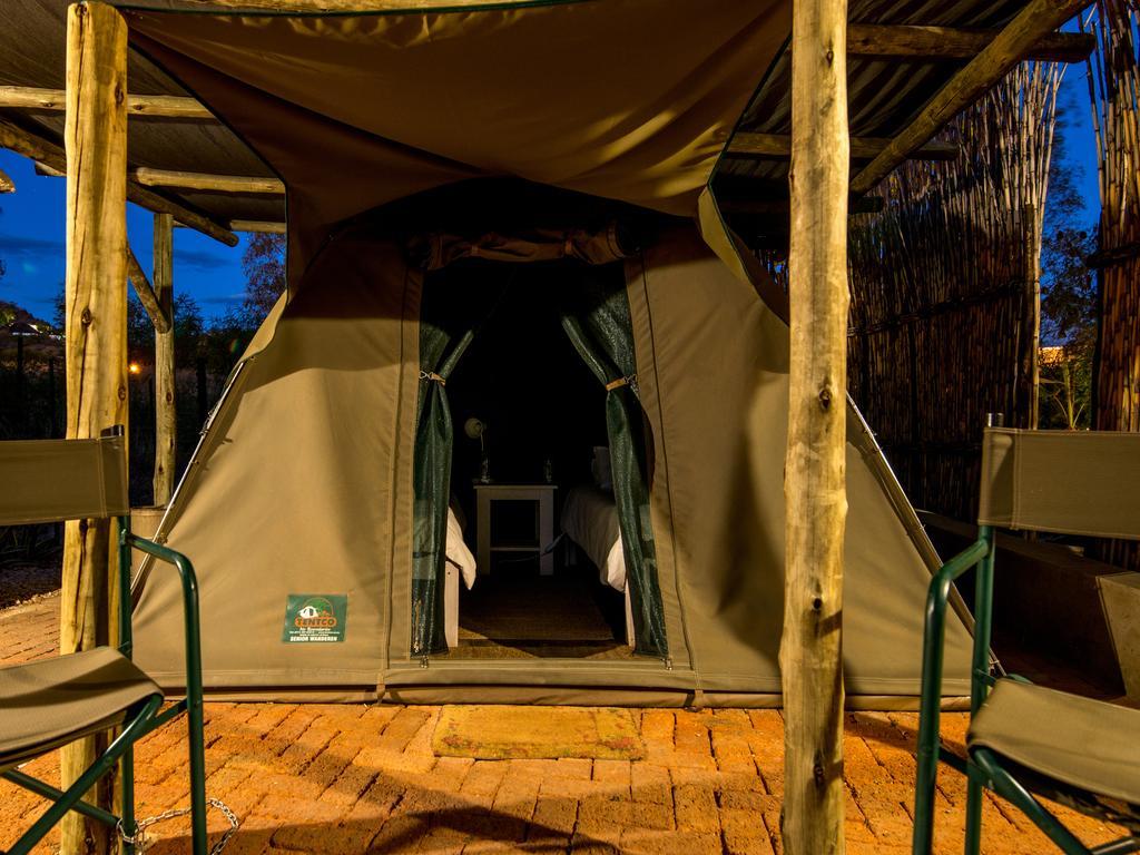 Urban Camp Otel Windhoek Dış mekan fotoğraf